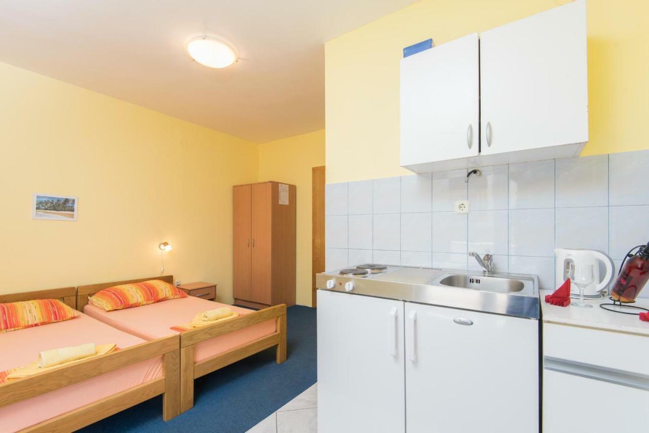Apartmani Villa Lidija Orebic Bagian luar foto